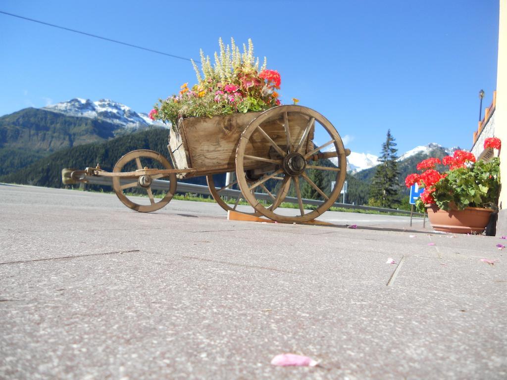 Albergo Alpino Arabba Buitenkant foto